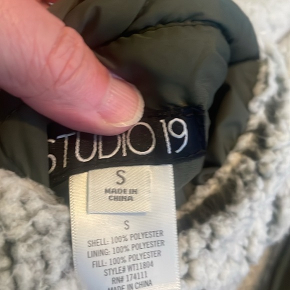 Reversible vest - Picture 3 of 5